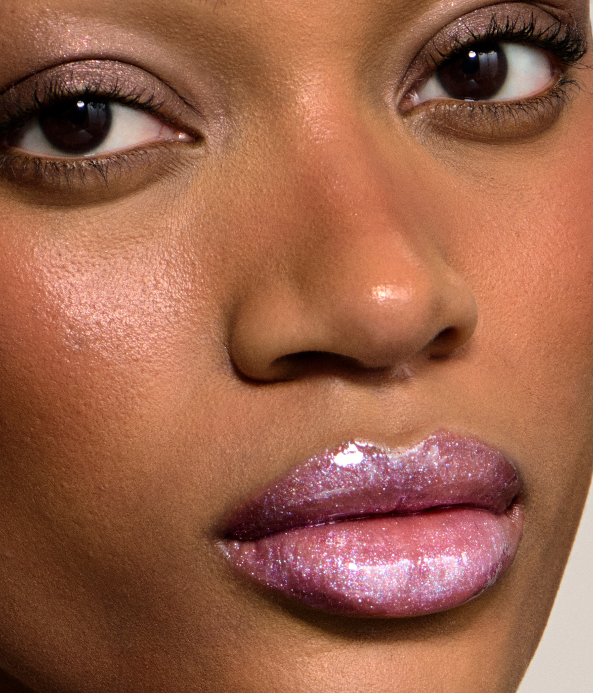 plumping lip gloss